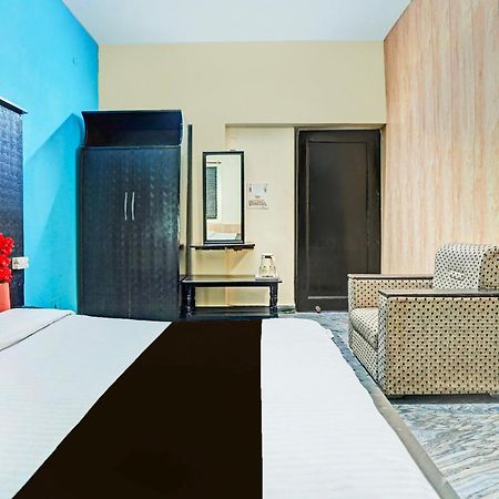 Capital O 15091 Gaurav Boarding House Hotel Mathura Exterior foto
