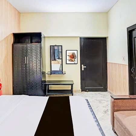 Capital O 15091 Gaurav Boarding House Hotel Mathura Exterior foto