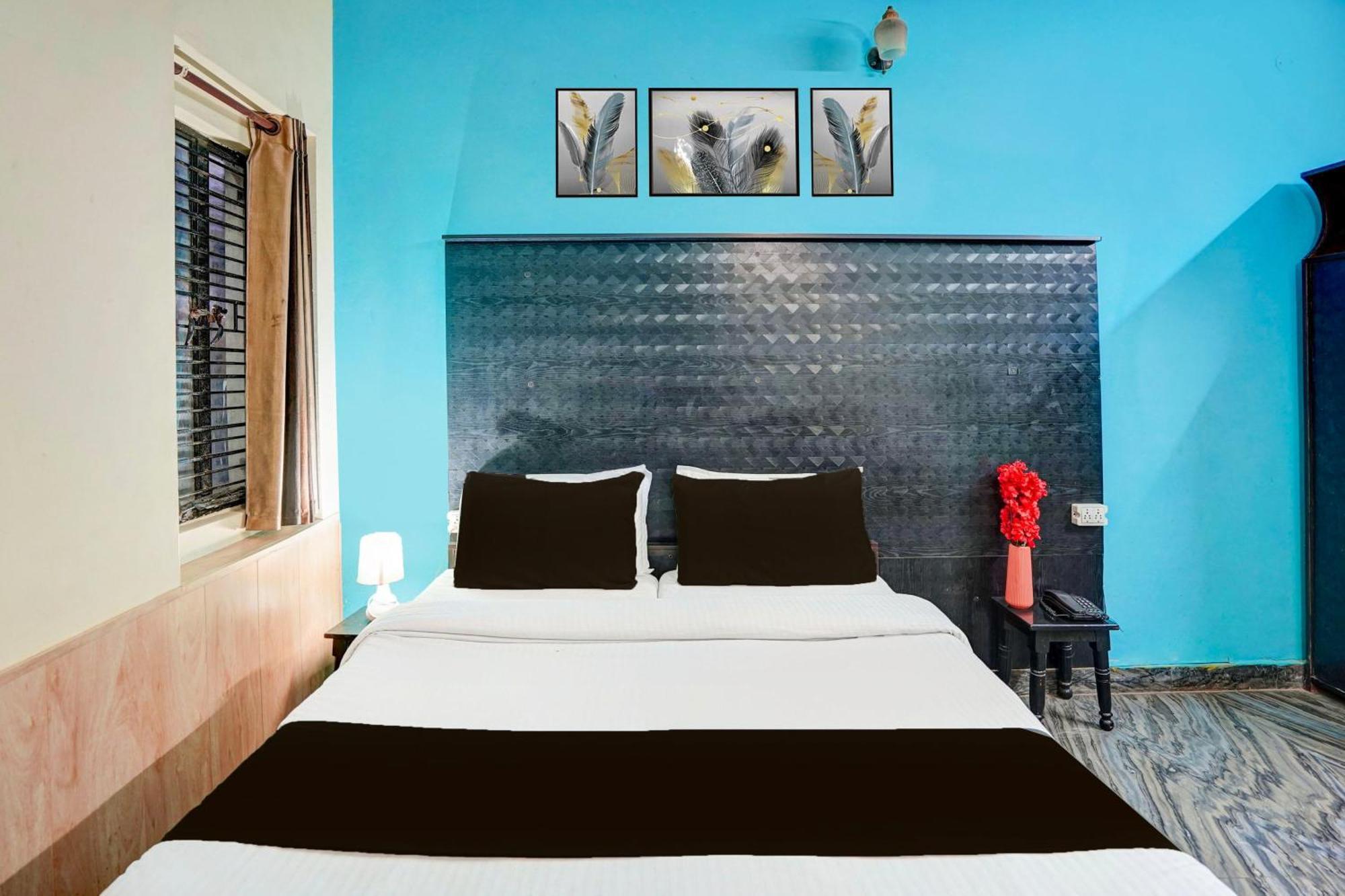 Capital O 15091 Gaurav Boarding House Hotel Mathura Exterior foto
