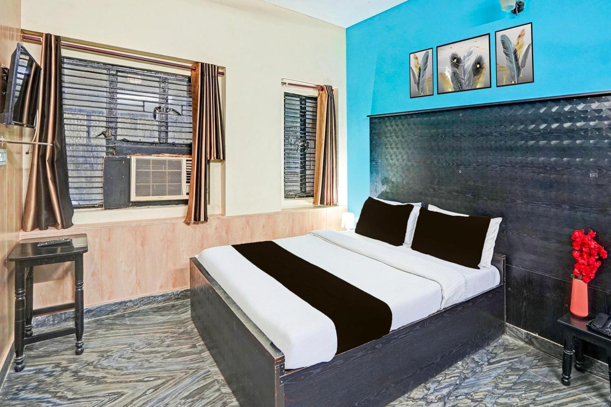 Capital O 15091 Gaurav Boarding House Hotel Mathura Exterior foto